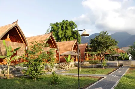 Kubu Padi Wooden House Отели рядом с достопримечательностью «Biorock Pemuteran bali»