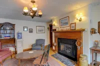 Melville House Newport Hotels in Newport