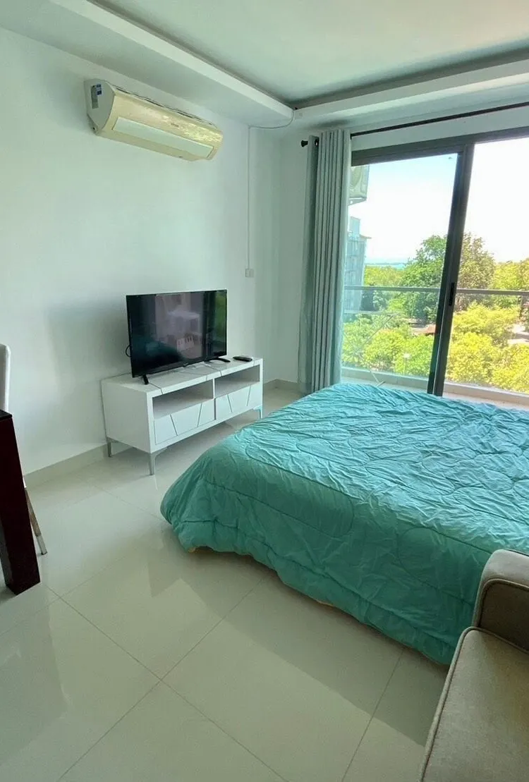 ห้องสตูดิโอ เตียงควีนไซส์