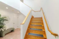 @ Marbella Lane - Vibrant 5BR Home in Daly City Hotels in Daly City