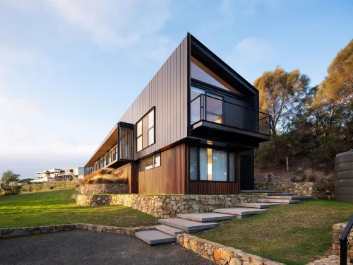 Atelier on Freycinet - Beachside Property