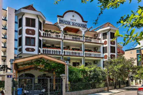 Villa Dvor Kornic - Pensions