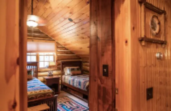 Uncle Joe's Cabin, Lakefront