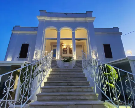 Ventidueventi Luxury Suites Hotels in Torre a Mare