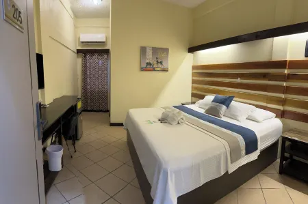 Sky Inn Отели рядом с достопримечательностью «San Pedro Belize Express»