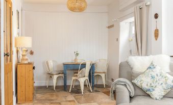Windsor Cottage - Bolthole in the Heart of CN!