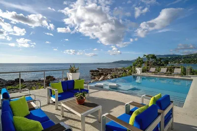 Santosha Whitehouse JM - 10 Bedroom Villa w Private Beach Hotels in 