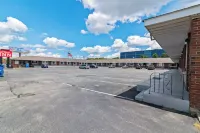 Plaza Inn - parking
