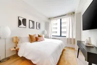 One Grove Hoteles cerca de Journal Square