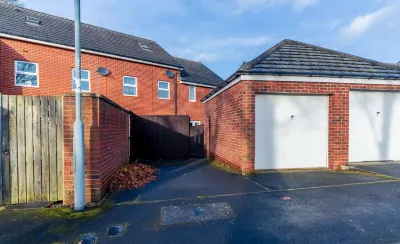Stylish 3-Bedroom House with Parking - Sleeps 6 Hotels in Framwellgate Moor