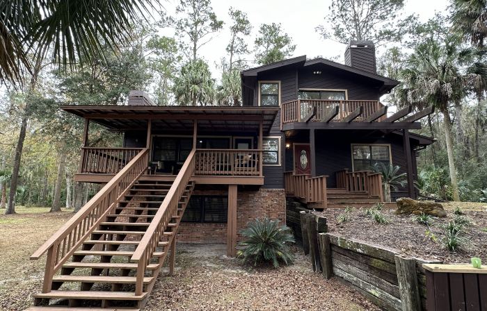 Dunnellon Dreams 3 Bedroom Home by RedAwning