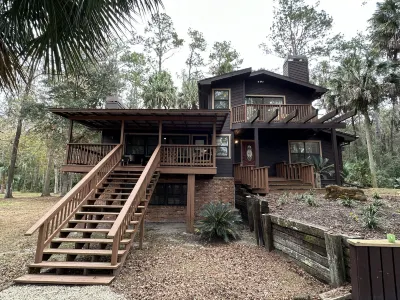 Dunnellon Dreams 3 Bedroom Home by RedAwning Hotels near Dunnellon Public Library