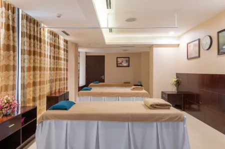 Red River View Hotel Отели рядом с достопримечательностью «Hồ Chí Minh Park»