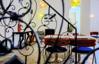 Bo Boutique Hotel & Hairshop Hotels in Estombar