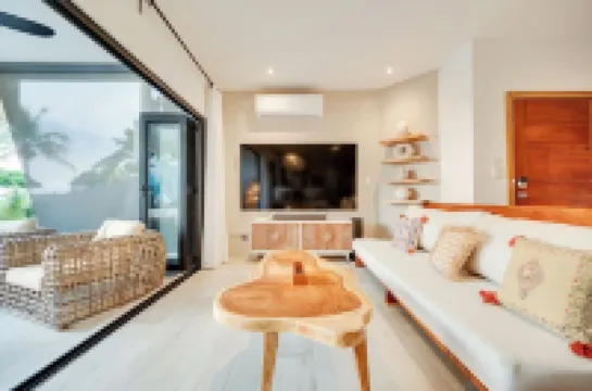 Beachfront2 bed 2 Bathportreroflamigo-marina