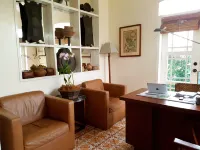 Charming la Casita Mercedes, 5Br and 5TB for Family and Friends Staycation- Read Listing Info