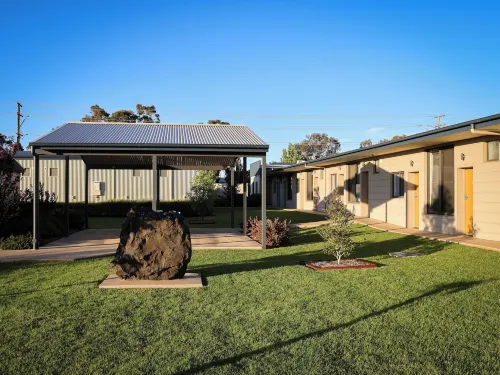 Eastend Studio Apartments