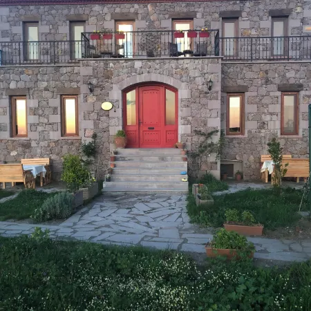 Assos Pırnal Köy Evi
