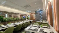 Hotel Holiday International - breakfast