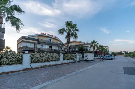 Lara Beach Homes Отели рядом с достопримечательностью «Lara Beach»