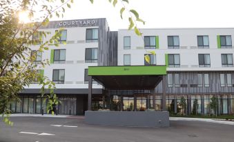 Courtyard Portland East