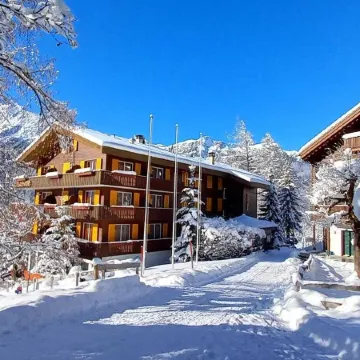 Hotel Bellevue - Traditional Swiss Hideaway