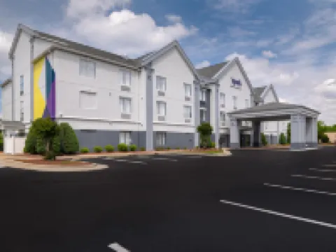 Spark by Hilton Smithfield I-95 Hotels in Smithfield