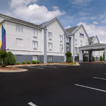 Spark by Hilton Smithfield I-95