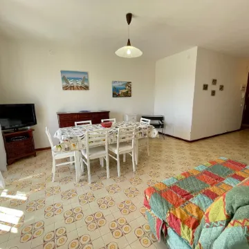 Spacious Apartment Near the Beach