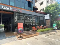 The Bedrooms Maeklong & Service Apartments Hotels in Amphoe Khao Yoi