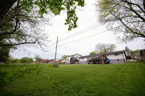 Inviting Hot Tub and Relaxing Atmosphere - Cozy Private Oasis Hotels in Saint Charles