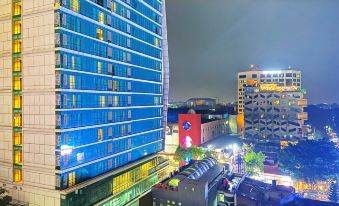 Best City View 2Br Apartment at Tamansari la Grande