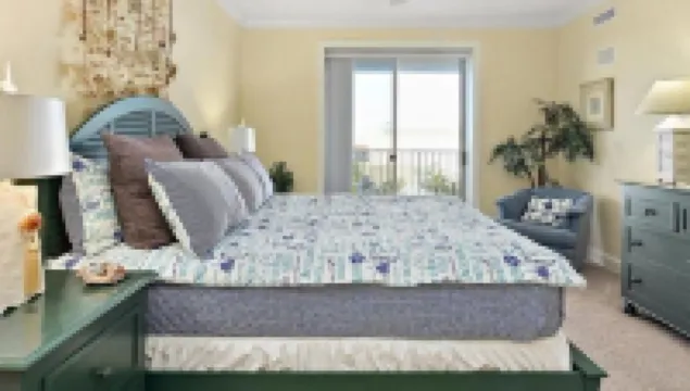 Belmont Towers 409 HUGE BALCONY, Boardwalk, Pool, Gym, Sauna, Ocean & Bay Views!