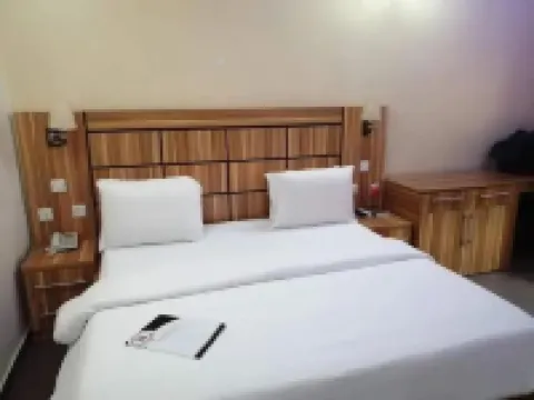 Sonamoni Hotel Hotels in Warri