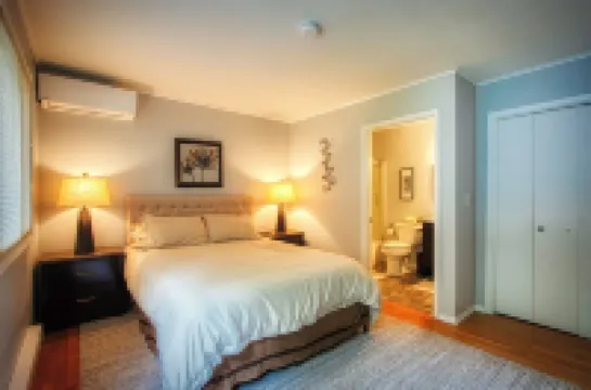 3-Bedroom 2 Bath Cozy Chalet 1 Mile From Mountain!