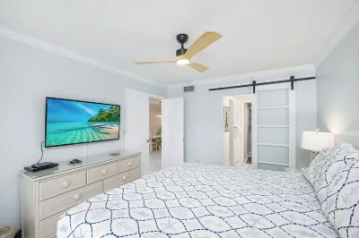 Stunning Beachfront Condo, 2bd/2bath