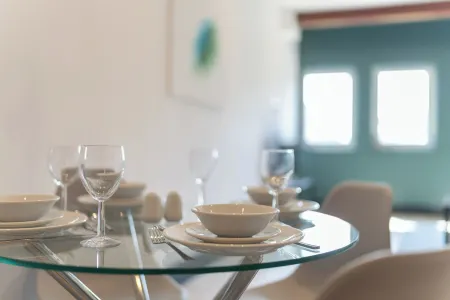 Kings Building- 2 Bed & Bathroom Flats Отели в г. Манселтон