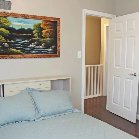 Cozy 2-bedroom apartment in Central Bismarck