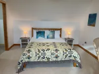 Luxury Apartment in absolutely stunning seafront location, Isle of Skye. Hotels near Claigan Coral Beach
