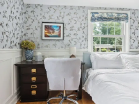 Large Yard - Quiet Area - 15 Min to DC Hotels in Lincolnia