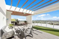 Ocean View Luxury in Periscope