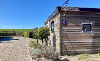 6 Pers. House Marijke with Winter Garden and Direct Access to the Lauwersmeer