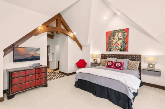 Courcheval Chalet in Mt Village Core with Use of 2 Free Ski Passes During Stay!