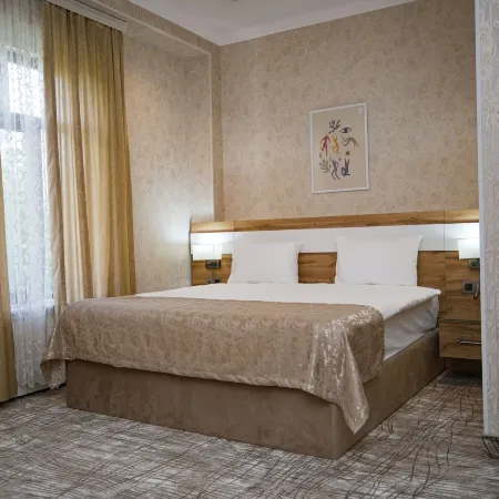 Lakeside Hotel & Spa