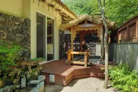 Hansan Marina Hotel & Resort - Pools