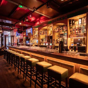 Durty Nelly's Inn