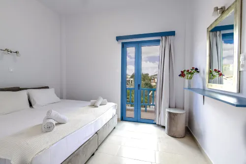 Porto Bello di Paros Studios - 조식 운영