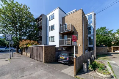 The South Wimbledon Collection Hotel in zona Ting n Ting