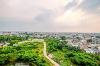 Strategic and Nice Studio at LRT City Jatibening Apartment - 2 stelle