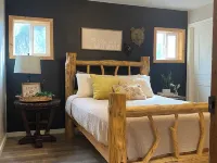 Tranquil Ski Retreat + Hot Tub + Mins to Brundage Ski Resort & McCall 4 Bd+WiFi
